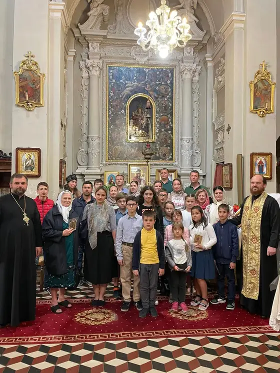 Elevii școlii de cateheză în pelerinaj la Mănăstirea Sf. Luca din Bologna