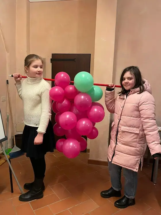 Elevii în timpul lecției de cateheză